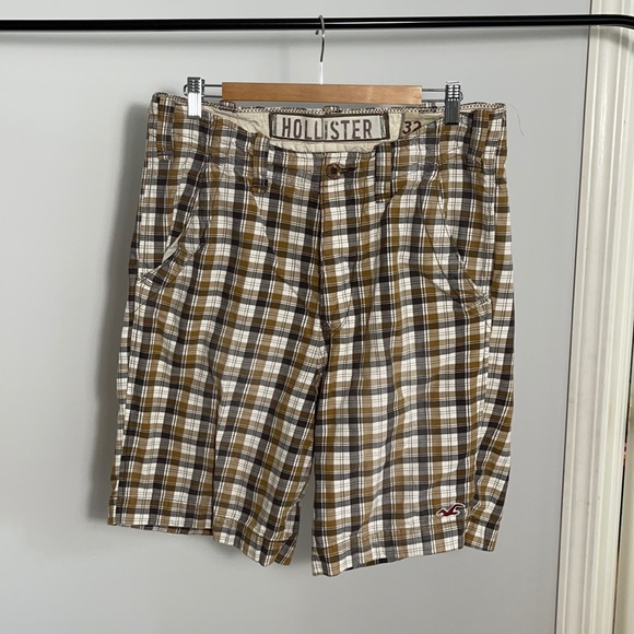 Hollister Plaid Cargo Shorts - Picture 1 of 4